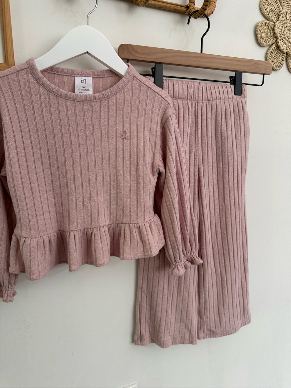Gap - 4y - super soft/ribbed matching set - Picture 5 of 9